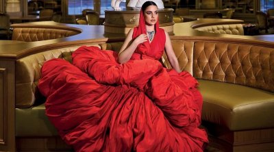 Dorra Zarrouk pause pour Vogue Arabia 