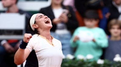 اليوم : أنس جابر تواجه كلارا توسون في ثمن نهائي رولان غاروس