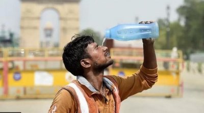 موجة حر تودي بحياة العشرات في الهند 