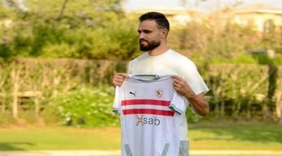 الفيفا يقرر إيقاف اللاعب التونسي حمدي النقاز عن اللعب 
