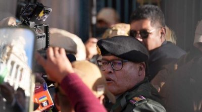 بوليفيا : اعتقال قائد الجيش بعد محاولة انقلاب