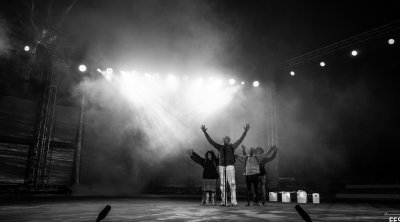 مهرجان الحمامات : مسرحية ''النورس'' طرح سوسيولوجي نفسي لظاهرة الحرقة