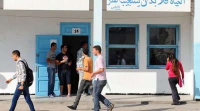 Tunisie : Les enseignants revendiquent l’augmentation salariale et l’annulation de l’emploi précaire