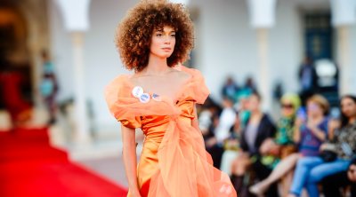 Vivienne Westwood Enflamme le Palais Ennejma Ezzahra lors de la Tunis Fashion Week