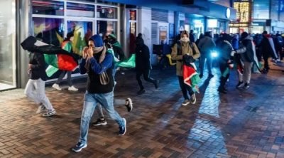 Les supporters du club de foot israélien ''Maccabi Tel-Aviv’'' sèment le chaos dans le centre d’Amsterdam