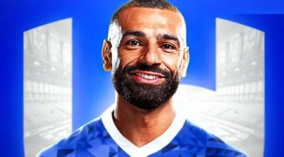 محمد صلاح بقميص الهلال السعودي 