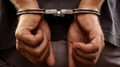 إيقاف كاهية مدير بالقصرين في قضية انتحال صفة مسؤول برئاسة الحكومة