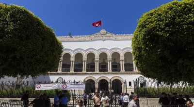 شطب عدد من عدول التنفيذ نهائيا من جدول المهنة في تونس 