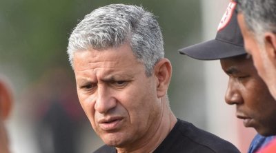 زبير بية يستقيل من رئاسة النجم الساحلي