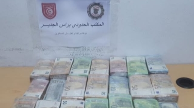 معبر رأس جدير : إحباط تهريب مبلغ كبير من العملة الصعبة بقيمة 1.5 مليون دينار 