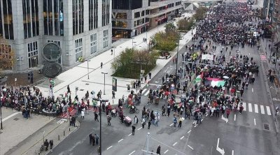 بروكسل : آلاف يتظاهرون للمطالبة بحصار عسكري شامل على إسرائيل