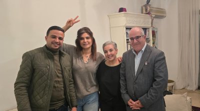 عميد المحامين يزور سنية الدهماني في منزلها (صور)