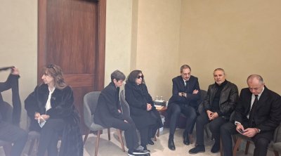 بالصور : فيروز في وداع موجع لنجلها هلي الرحباني  