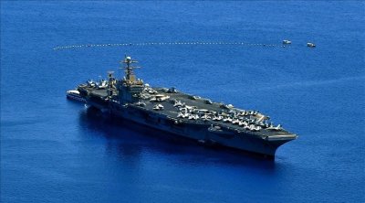 متجهة للشرق الأوسط.. حاملة طائرات و3 مدمرات أمريكية تصل المحيط الهندي