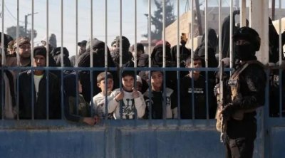 مصطفى عبد الكبير يحذر من نقل آلاف الدواعش إلى تونس