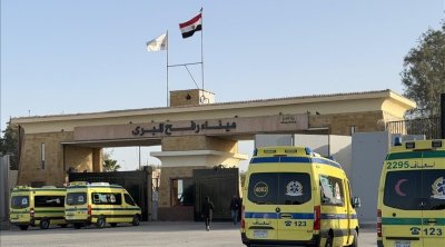 وصول الدفعة الأولى من الفلسطينيين العائدين من مصر إلى معبر رفح