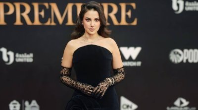 Dorra Zarrouk, une apparition remarquée entre chic et raffinement