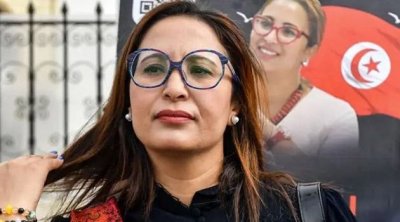 شيماء عيسى تدخل في إضراب جوع عن الطعام