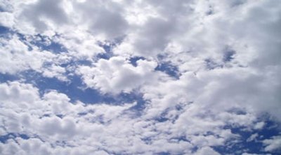 ضباب محلي وأمطار رعدية الجمعة 