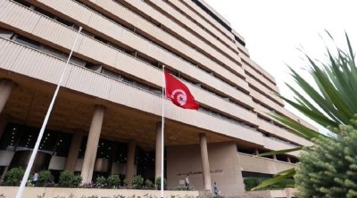 البنك المركزي يوجّه التمويل نحو الإنتاج ويضع قيودًا على الواردات غير الضرورية