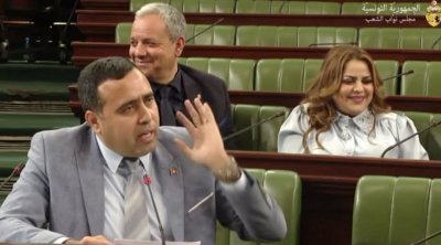 مداخلة النائب طارق مهدي تثير صدمة التونسيين (فيديو)