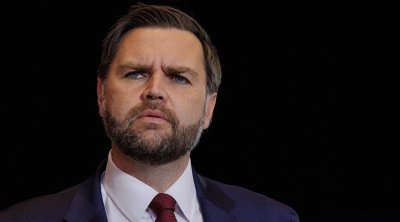 فانس: ترامب يريد اتفاقا شاملا مع إيران وليس محدودا