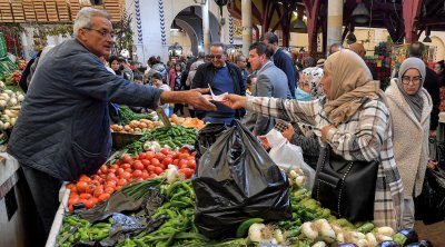 خبير: التضخم والاقتطاعات الجبائية تستنزف زيادات الأجور في تونس 