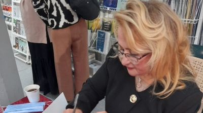 مها عزوز : كثير من الأحيان... لا أعرف عندما أمسك ورقتي أي نوع من النصوص سيصدر عني