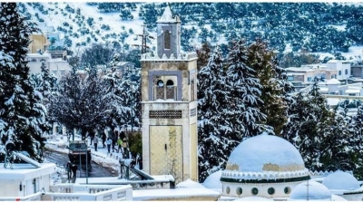 بالصور: الثلوج تكسو الشمال الغربي بحلة بيضاء ناصعة الجمال 