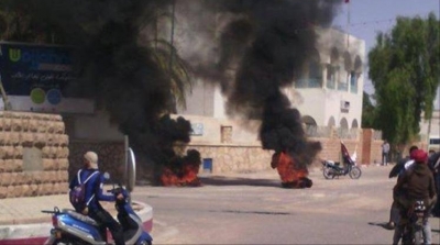 قبلي : محتجون يرفعون شعار ''طاغوت'' و يطالبون بالخلافة في سوق الاحد