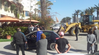 بنزرت: الوالي يشرع في تنفيذ قرارات هدم وازالة البناءات والمحلات الفوضوية 