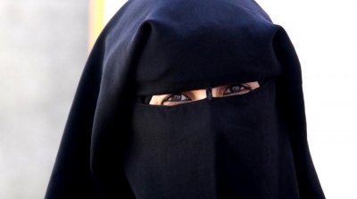 قبلي : ايقاف منقبة تقدم دروسا لأطفال تشيد فيها بتنظيم داعش