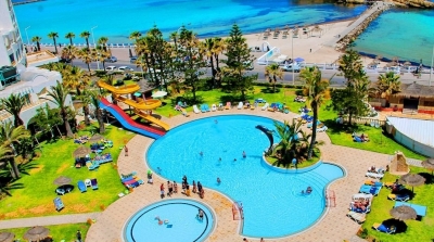 المنستير : مجموعة من المنحرفين تهاجم نزل "الحبيب" بالعصي و الحجارة 