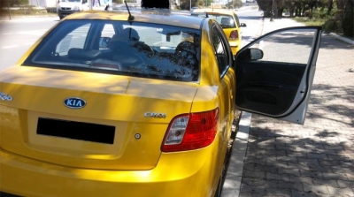 سائق تاكسي يقتلع اذن زميله بسبب خلاف حول حريف 