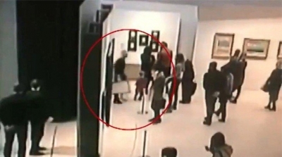 Russie : Sous les yeux des visiteurs, il vole tranquillement un tableau dans un musée