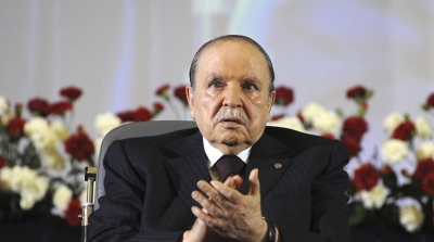 Bouteflika dépose officiellement sa candidature