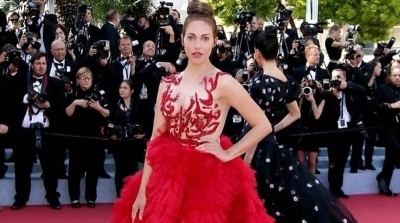 Festival de Cannes : Meryem Uzer resplendissante dans une robe signée Esthere Maryline