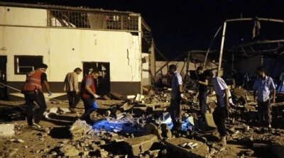 Libye : 40 morts après une frappe aérienne contre un centre de migrants