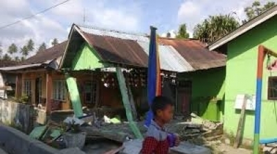 Un fort séisme de magnitude 7,5 frappe les Célèbes au centre de l'Indonésie