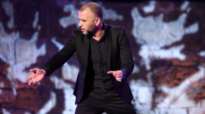 Lotfi Abdelli de retour sur la scène de Carthage à guichets fermés