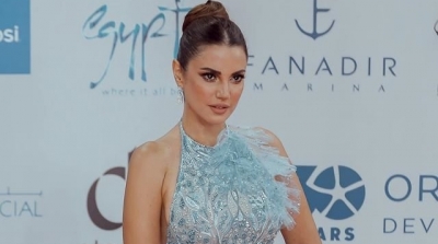 درة زروق تتكفل بـ30 عائلة مصرية و تتبرع لتونس بـ50 ألف دينار