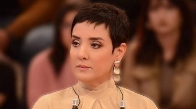 سنية الدهماني لسمير العقربي : مقارنة المرأة بالفيلة ما تجي كان من ضبع (فيديو)