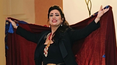 وفاء بوكيل : كيف سمعوني قالولي حسينا سيلين ديون تغني