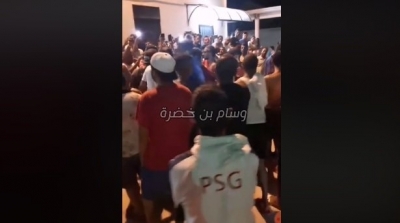 مهاجرين تونسيين في لامبيدوزا : ''خبز ماء و تونس لا'' (فيديو)