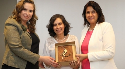 ألفة يوسف تتحصل على جائزة البحث العلمي باللغة العربية