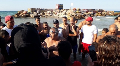 Tunisie : Nejib Belhedi traverse à la nage les 40 km en non-stop