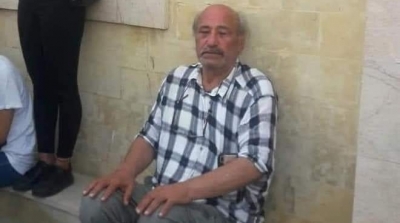 صور للشاعر المنصف المزغني امام وزارة الثقافية تثير الاستياء