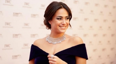  هند صبري تفاجئ متابعيها بلوك جديد