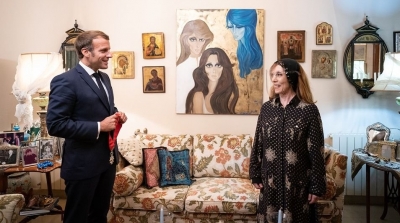 Beyrouth : Marcon rencontre Fairouz, légende de la chanson arabe