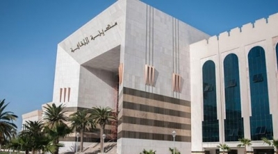 عدد من المسرحيين و المثقفين ينفذون وقفة إحتجاجية إثر منع التجمعات الثقافية